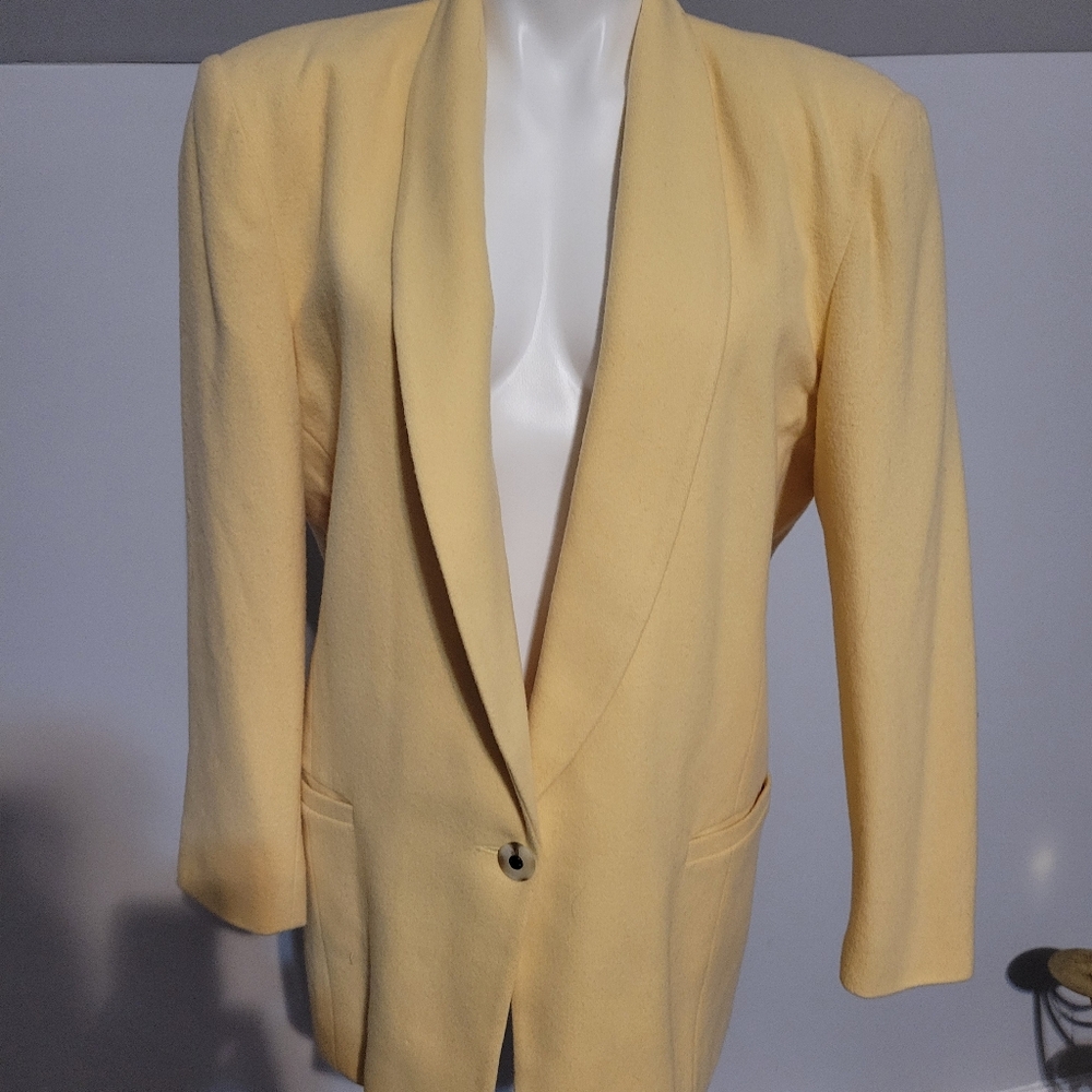 Vintage Women's Yellow Wool Blazer...size Medium